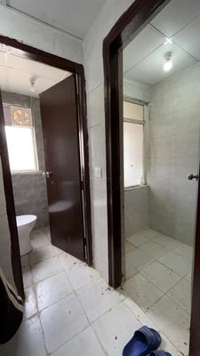Bathroom Image of 585 Sq.ft 1 BHK Apartment / Flat for rent in Amrapali Dream Valley 2, Noida Extension Greater Noida for Rs. 22000