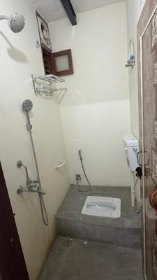 Bathroom Image of 150 Sq.ft 1 RK Independent House for rent in Rajpur Khurd Village New Delhi for Rs. 5000