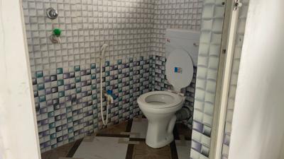 Bathroom Image of 326 Sq.ft 1 RK Independent House for rent in Keshtopur Kolkata for Rs. 6500