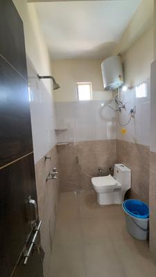Bathroom Image of 210 Sq.ft 1 RK Apartment / Flat for rent in Sector 86 Gurgaon for Rs. 12980