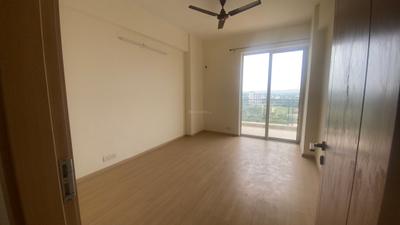 Bedroom Image of 1633 Sq.ft 2.5 BHK Apartment / Flat for sale in DLF Express Greens, Manesar Gurgaon for Rs. 12800000