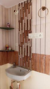 Bathroom Image of 1100 Sq.ft 2 BHK Independent House for rent in Manjari Budruk Pune for Rs. 8000