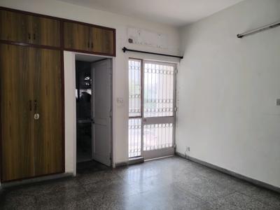 Bedroom Image of 1150 Sq.ft 2 BHK Apartment / Flat for rent in DDA Flats Vasant Kunj, Vasant Kunj New Delhi for Rs. 54000