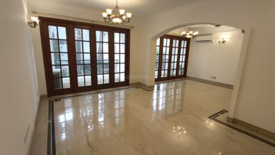 Living Room Image of 3500 Sq.ft 3 BHK Apartment / Flat for rent in Frazer Town Bengaluru for Rs. 210000