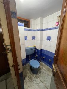 Bathroom Image of 356 Sq.ft 1 BHK Builder Floor for rent in Shalimar Bagh New Delhi for Rs. 16000