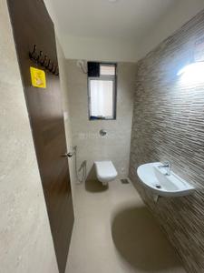 Bathroom Image of 875 Sq.ft 3 BHK Apartment / Flat for rent in Bileshwar Darshan, Vile Parle East Mumbai for Rs. 125000
