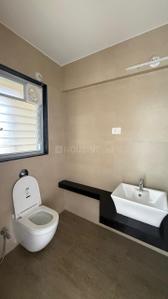 Bathroom Image of 1800 Sq.ft 3.5 BHK Apartment / Flat for rent in Venkatesh Skydale, Hingne Khurd Pune for Rs. 75000