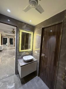 Bathroom Image of 2200 Sq.ft 4 BHK Builder Floor for sale in Anand Vihar New Delhi for Rs. 45000000