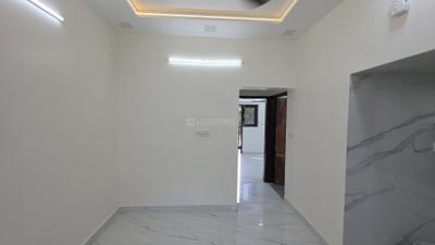 Living Room Image of 650 Sq.ft 2 BHK Apartment / Flat for rent in Pitampura New Delhi for Rs. 22500