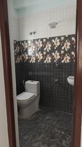 Bathroom Image of 903 Sq.ft 2 BHK Apartment / Flat for rent in ACS Benchmark, Kundrathur Chennai for Rs. 25000
