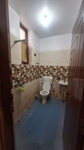 Bathroom Image of 2750 Sq.ft 4.5 BHK Apartment / Flat for sale in Sector 65 Faridabad for Rs. 14500000