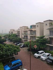 Building Image of 2000 Sq.ft 3 BHK Builder Floor for sale in BPTP Amstoria , Sector 102 Gurgaon for Rs. 31000000