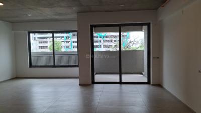 Living Room Image of 3318 Sq.ft 4 BHK Apartment / Flat for sale in Swati Premier, Shantipura Ahmedabad for Rs. 16500000
