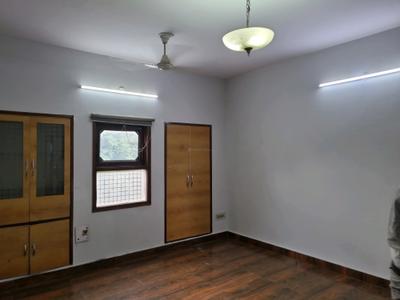 Living Room Image of 1100 Sq.ft 2 BHK Apartment / Flat for rent in DDA Flat Janakpuri, Janakpuri New Delhi for Rs. 25000