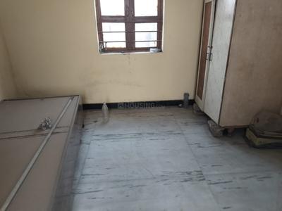 Bedroom Image of 550 Sq.ft 1 BHK Builder Floor for rent in Ramesh Nagar New Delhi for Rs. 16700
