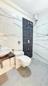 Bathroom Image of 650 Sq.ft 2 BHK Apartment / Flat for rent in Chandiwala Pearl Heaven IV, Andheri East Mumbai for Rs. 56000