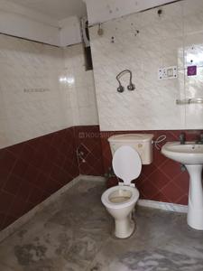 Bathroom Image of 1098 Sq.ft 2 BHK Apartment / Flat for sale in Panchsheel Wellington, Crossings Republik Ghaziabad for Rs. 7400000