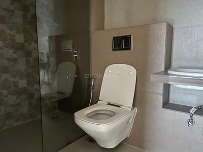 Image of 750 Sq.ft 2 BHK Apartment / Flat for rent in Gee Cee Proximus, Chembur, Mumbai for Rs. 95000