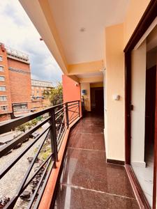 Balcony Image of 400 Sq.ft 1 RK Apartment / Flat for rent in Domlur Layout Bengaluru for Rs. 25500