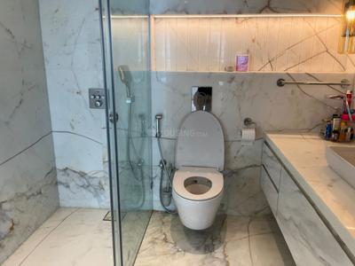 Bathroom Image of 2500 Sq.ft 3 BHK Apartment / Flat for rent in Lokhandwala Minerva, Worli Mumbai for Rs. 400000