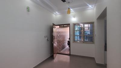 Living Room Image of 600 Sq.ft 1 BHK Builder Floor for rent in Koramangala Bengaluru for Rs. 18000