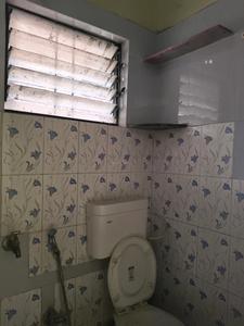 Common Bathroom Image of 500 Sq.ft 1 RK Independent House for rent in Lohegaon Pune for Rs. 10000