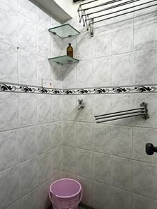 Common Bathroom Image of 1320 Sq.ft 3 BHK Apartment / Flat for sale in Khar West Mumbai for Rs. 58000000