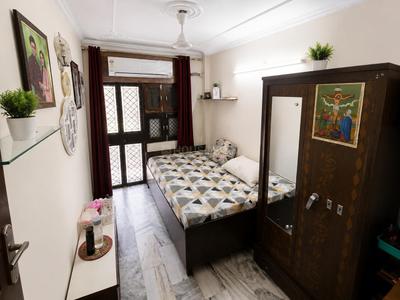 Bedroom Image of 648 Sq.ft 2 BHK Builder Floor for sale in Jangpura New Delhi for Rs. 5000000