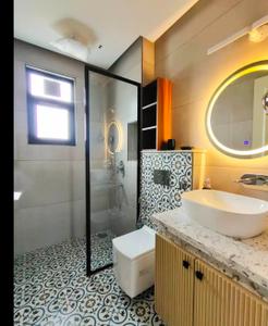 Bathroom Image of 1500 Sq.ft 3 BHK Apartment / Flat for rent in Mansarovar Jaipur for Rs. 23000