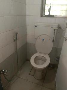 Common Bathroom Two Image of 665 Sq.ft 2 BHK Apartment / Flat for sale in Coronet, Kandivali East Mumbai for Rs. 15000000