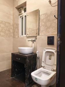 Common Bathroom Image of 2400 Sq.ft 3 BHK Builder Floor for rent in Sector 43 Gurgaon for Rs. 120000