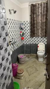 Bathroom Image of 650 Sq.ft 1 BHK Apartment / Flat for rent in Palam Vihar Extension Gurgaon for Rs. 14500