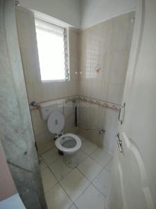 Bathroom Image of 1000 Sq.ft 2 BHK Apartment / Flat for rent in Sai Ganesh Villa, Kothrud Pune for Rs. 32000
