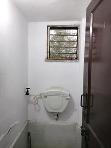 Common Bathroom Two Image of 450 Sq.ft 1 BHK Apartment / Flat for rent in Sector 23B Dwarka New Delhi for Rs. 14000