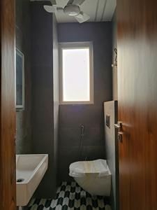 Common Bathroom Image of 2400 Sq.ft 4 BHK Builder Floor for sale in Indirapuram Ghaziabad for Rs. 23000000