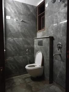 Bathroom Image of 1200 Sq.ft 3 BHK Builder Floor for sale in Saket RWA, Freedom Fighters Enclave New Delhi for Rs. 7000000