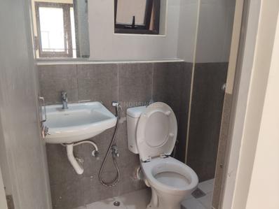 Bathroom Image of 898 Sq.ft 2 BHK Apartment / Flat for sale in Mukundapur Kolkata for Rs. 9500000