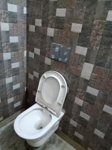 Bathroom Image of 4000 Sq.ft 6 BHK Independent House for sale in Bahadarabad Haridwar for Rs. 7500000