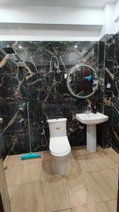 Bathroom Image of 1350 Sq.ft 3 BHK Builder Floor for rent in Sangam Apartment, Mahavir Enclave New Delhi for Rs. 35000