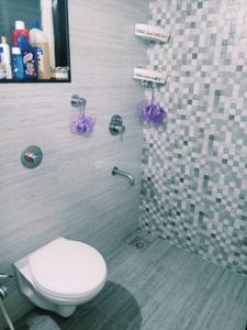 Bathroom Image of 900 Sq.ft 2 BHK Apartment / Flat for rent in Vastushodh Cavansite, Warje Pune for Rs. 35000