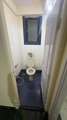 Bathroom Image of 700 Sq.ft 1 BHK Apartment / Flat for rent in Hiranandani Leonardo, Hiranandani Estate Thane for Rs. 25000