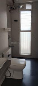 Bathroom Image of 900 Sq.ft 2 BHK Apartment / Flat for rent in Konark Aria Park, Mulund East Mumbai for Rs. 58000