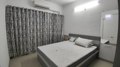 Bedroom Image of 1080 Sq.ft 2 BHK Apartment / Flat for rent in Adani The Meadows, Shantigram Ahmedabad for Rs. 34000