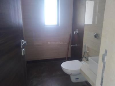 Bathroom Image of 1800 Sq.ft 4 BHK Apartment / Flat for sale in Fortune Avirahi Wing A, Borivali West Mumbai for Rs. 58000000
