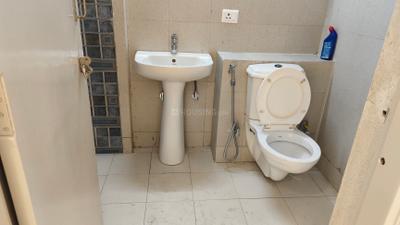 Image of 2300 Sq.ft 3 BHK Apartment / Flat for rent in Vikram Golf View Condos, Sector 19 Dwarka, New Delhi for Rs. 62000