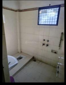 Bathroom Image of 150 Sq.ft 1 RK Duplex for rent in London Street Nagpur for Rs. 6500