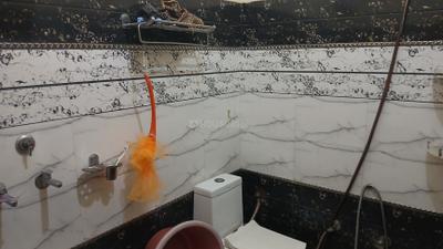 Bathroom Image of 1000 Sq.ft 5 BHK Independent House for sale in Kalyan Puram Aligarh for Rs. 7500000