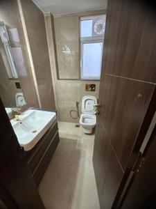 Bathroom Image of 1544 Sq.ft 3 BHK Apartment / Flat for sale in Smartworld Orchard, Sector 61 Gurgaon for Rs. 23900000