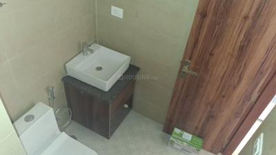 Bathroom Image of 400 Sq.ft 1 RK Apartment / Flat for rent in Knowledge Park 3 Greater Noida for Rs. 18000