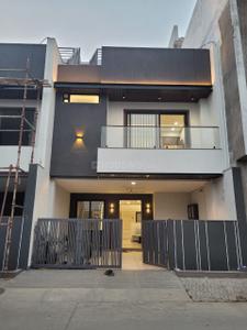 Image of 2400 Sq.ft 4 BHK Duplex for sale in Nipania, Indore for Rs. 22500000